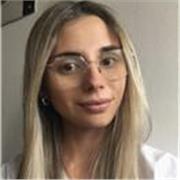 Profesora de Biología para ayuda a estudiantes de secundario