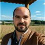 Profesor de oficios de carpintería de madera, diseño y mueble.
Docente en logística, carretilla elevadora, pemp...