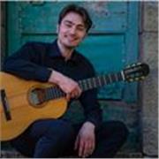 Chitarrista con esperienza di insegnamento impartisce lezioni di chitarra classica, acustica e teoria musicale