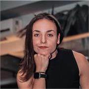 I'm a personal trainer focused on women. Build strength and endurance through simple exercise routines