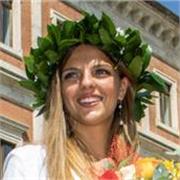 Sei alla ricerca di un'insegnante seria, competente e con molta esperienza pregressa nelle lezioni private? Stavi cercando me!