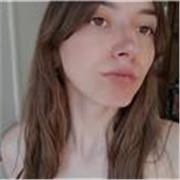 Estudiante con C1 en inglés con 3 años de experiencia como profesora particular.