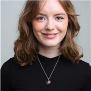 English Tutor, die Kinder aller Altersgruppen in English unterrichtet.