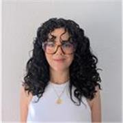 Profesora titulada en Veterinaria con experiencia en el ámbito docente, además de la práctica clínica.