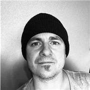 Compositeur, artiste electro, prof de théorie du son, ancien SAE Paris donne cours de MAO, mixage audio 25e/H