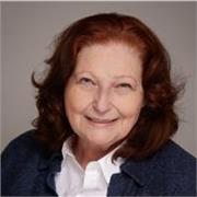 ich bin BAMFzertifizierte Deutschlehrerin, habe das große Latinum. Ich kann anbieten: Deutsch. Latein, Englisch und Französisch. 
