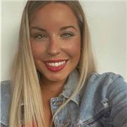 Profesora de apoyo escolar especializada en clases para adolescentes de forma online o presencial