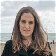 Soy cariñosa con los más pequeños, reforzaría y cuidaría infantil y primaria