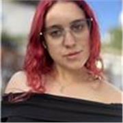 Estudiante de universidad de Economía con experiencia como profesora en bachillerato.