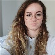 diplômée du BAC, des connaissances encore fraiches en français pour tout niveau et maths pour le primaire et collège