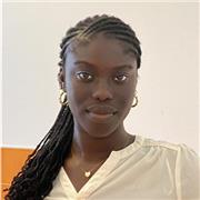 Studentessa di economia, parlo 4 lingue tra cui l’inglese, mi trovo nelle Marche