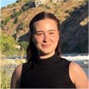 Profesora de primaria apta para trabajar con niños con dificultades o incluso discapacidad 