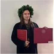 Laureato in Storia impartisce lezioni private di Storia e Letteratura Italiana per studenti di scuole secondarie di Primo e Secondo grado