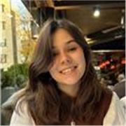 Profesora titulada en CAE certificate in Proficiency English. Experiencia con niños de todas las edades. Estudios en el extranjero