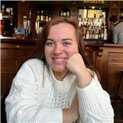 Estudiante de Traducción e Interpretación al inglés y francés. Doy clases de inglés nivel primaria y secundaria en Barcelona.