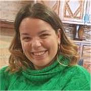 Profesora con un Doble Grado en Humanidades y Magisterio de Educación Primaria.