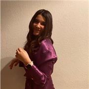 Profesora de música imparte clases a niñ@s de todas edades