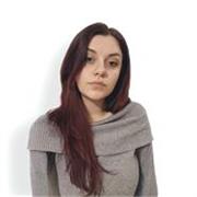 Maturitá del liceo artistico e laurea in Design del prodotto industriale. 
Appassionata di arte e creativitá da sempre ! 