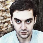 Je propose une plateforme avec plusieurs formations en ligne au format vidéo, conçues pour vous aider à maîtriser le Piano.