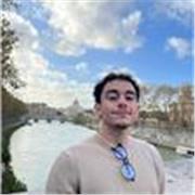 Insegnante in inglese, certificato Cambridge, con periodo di studio all'estero e corsi di laurea in lingua inglese.