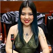 Maestra de historia con especialidad en gobernanza y experiencia en preservación de documentos del archivo histórico