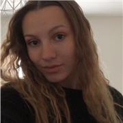 Pliâtes ! Diplômée en sciences et techniques des activités physiques et sportives je donne des cours de pilâtes