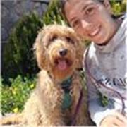 Profesora de biologia con experiencia, carrera en genética y especialidad clínica. 