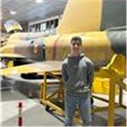 Estudiante de ingeniería aeroespacial, ofrece clases online de matemáticas para todas las edades.