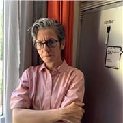 Profesora con experiencia da clases de Dibujo Técnico