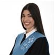 profesora graduada de educación primaria y actualmente cursando educación infantil 
con un nivel de inglés de prácticamente  un C1