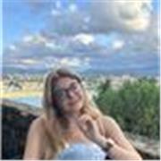Soy una estudiante de 4 de Farmacia, por lo que me veo capacitada para dar clase de matemáticas,química y biología.
