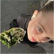 Ich biete geduldige&zuverlässige Nachhilfe in Mathe und freue mich, Sie kennenzulernen. Ich helfe auch gerne bei anderen Fächern:)