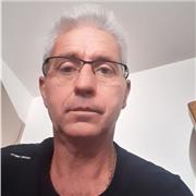 Ancien directeur de magasin voulant transmettre un savoir et un savoir faire dans le domaine économie et commerce