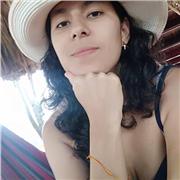 Profesora de artes plásticas enseñanza de dibujo, pintura, entre otras técnicas de arte