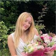 Offro lezioni private a ragazzi delle medie e superiori, in base alle singole esigenze. Sono disponibile anche per aiuto compiti