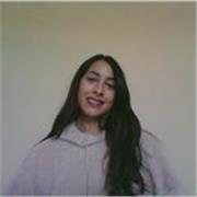 Profesora de inglés con formación en marketing y experiencia en comunicación profesional