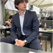 Sei alla ricerca di un docente che ti semplifichi la comprensione del diritto e che ti faccia appassionare alla legge?