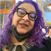 Professora de idiomas formada pela FFLCH/USP bacharelado e FEUSP: licenciatura plena. Então sou proficiente em inglês, espanhol e português para nativos e estrangeiros. 30 anos de experiência na docência em vários tipos de escola, idades, e metodologias