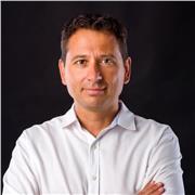 
Docente y profesional del sector turístico y hotelero con sólida trayectoria internacional y más de 20 años de experiencia