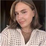 Soy multilingual, desde pequeña hablo inglés y tengo grado en filologia. Apto hasta nivel B1.