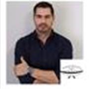 Profesor con amolia experiencia