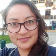 Profesora de computación y ensamblaje de computadoras