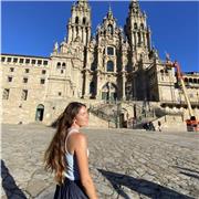 Englisch-Tutorin, die gerne Schüler für die Sprache begeistert