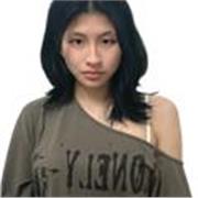 Me defino como una persona empática y comprometida. Daré clases a niños con TDAH, ya que yo también lo tengo y entiendo de primera