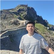 Me llamo Rui, Soy de China. Aprender un idioma no sólo facilita la comunicación, sino que es la llave para abrirte un mundo nuevo