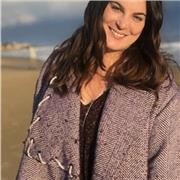 Ragazza di 26 anni neolaureata in giurisprudenza impartisce lezioni private di inglese per tutte le età. ( certificato cae c1)