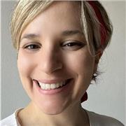 Laureata in giurisprudenza con PhD in Diritto pubblico svolge lezioni di diritto pubblico, costituzionale, ecclesiastico, canonico