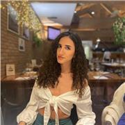 studentessa laureanda offre lezioni di inglese ad alunni delle scuole medie e superiori