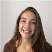 Soy estudiante universitaria y puedo ayudar con materias científicas. Además soy de lengua nativa francesa