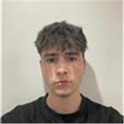 Como una persona atenta y trabajadora con ganas de enseñar a los niños y de que se lo pasen bien.